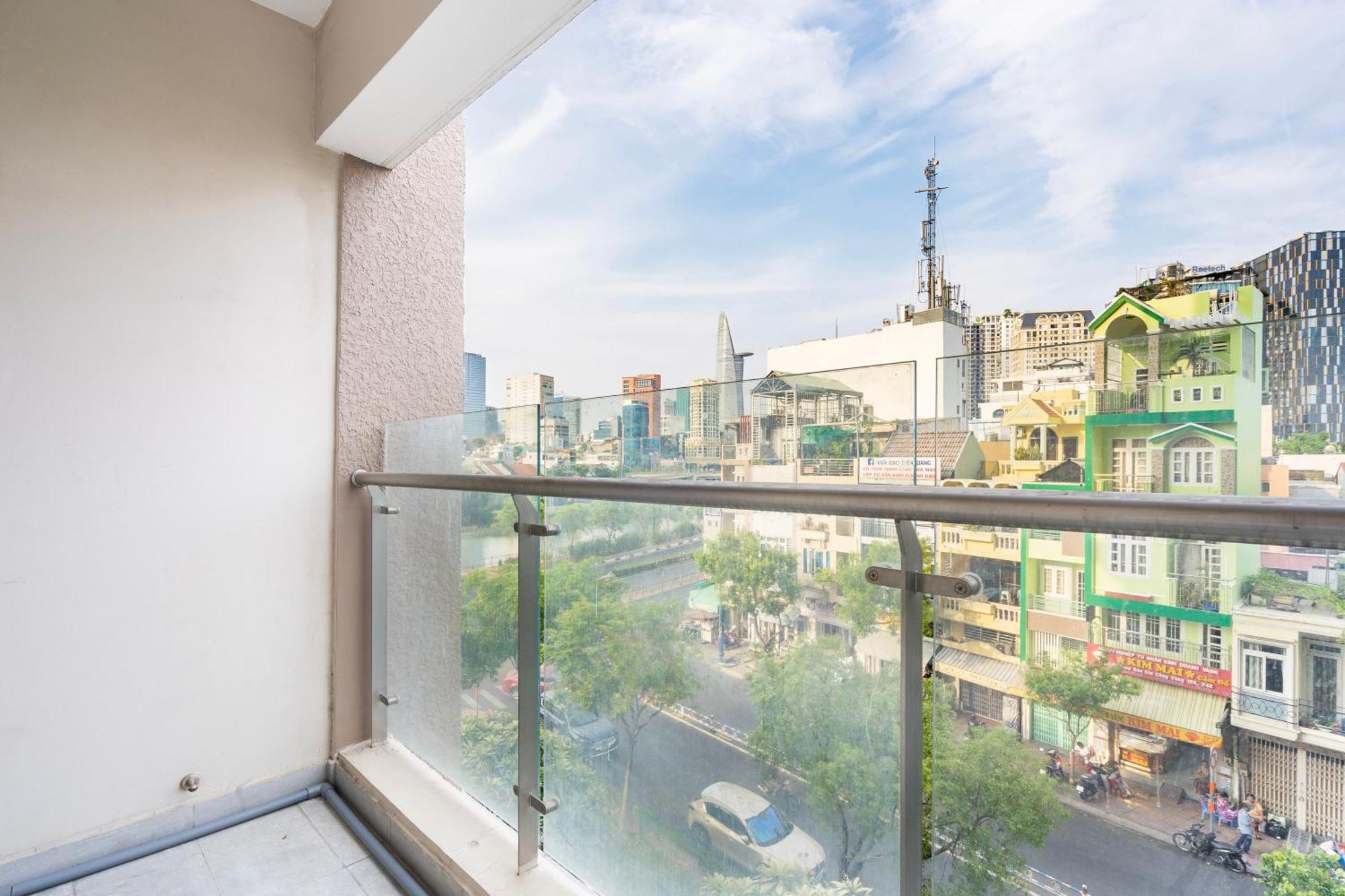 Otis Millennium Saigon Balcony Apartment Ho Chi Minh City Room photo
